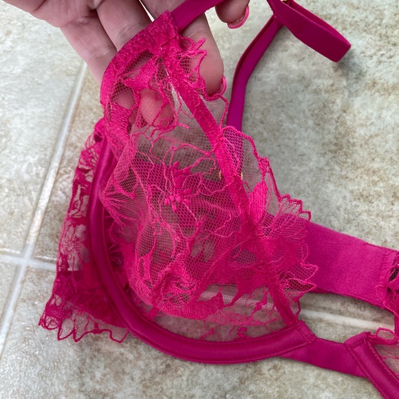 Victoria's Secret Luxe Lingerie Unlined Demi Bra - Picture 5 of 8